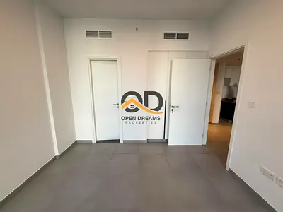 Stunning 1 Bedroom Apartment with 2 Washrooms and Built-in Wardrobes