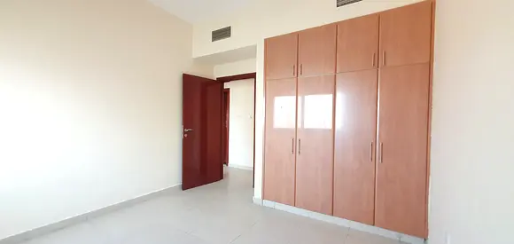 Very nice building !! 1BHK with Balcony aslo Room wardrobe just 35k in Abu shagrah