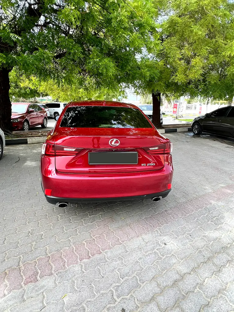 Lexus IS-Series 2015 — photo 1 of 8