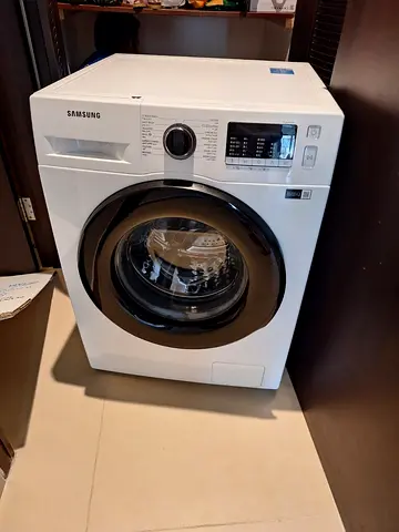 Samsung washing machine 8 kg same like a new condition
