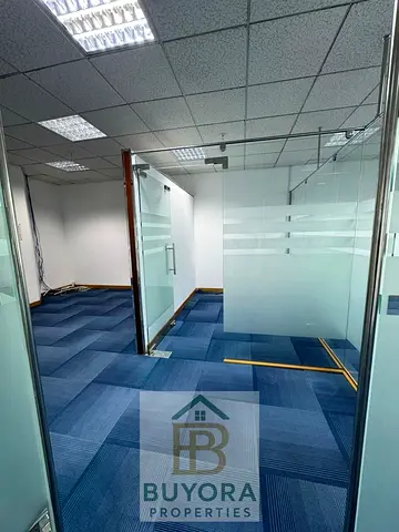 مكتب جاهز للانتقال - موقع متميز - جميرا 1 - مساحة 1300 قدم مربع - 160 ألف