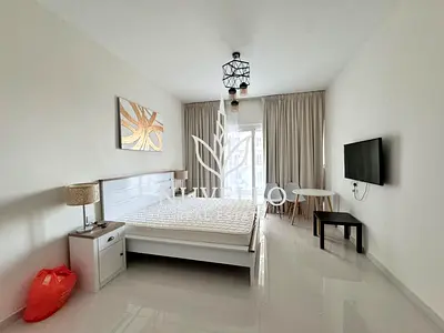 FURNISHED STUDIO | VACANT | POOL VIEW
