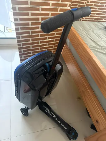 Cabin luggage - scooter in good condition — compact foldable model