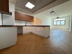 1BR-UPGARDED VACANT NEXT TO THE METRO