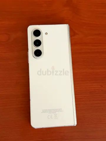 Samsung Galaxy Z Fold5 (White) Mint Condition. Rarely used. 512 GB. Selling to upgrade rarely used