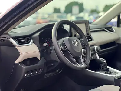 2019 Toyota RAV 4 — фото 11