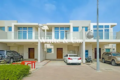 Vacant | Single Row | Close to Amenities