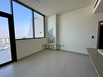 High Floor With Panoramic Views | 3 Cheques | Vacant