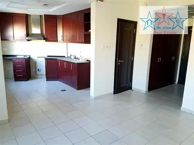 (12 CHEQUE )L-SHAPE STUDIO CHILLER FREE WITH Store ROOM ONLY 1 MIN WALK TO METRO STATION