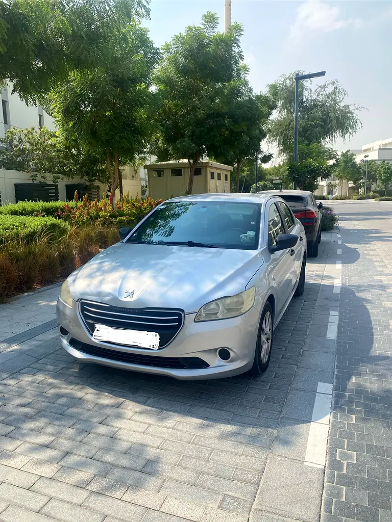Peugeot 301 2014 — photo 1 of 3