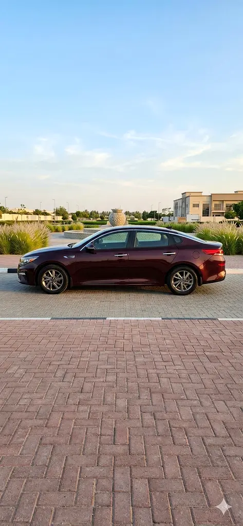 Kia Optima 2019 — photo 1 of 14