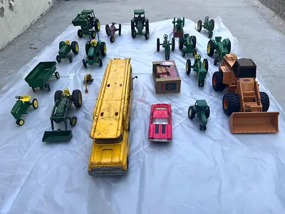 Vintage diecast toys (ERTL, Buddy L, John Deere, etc.)