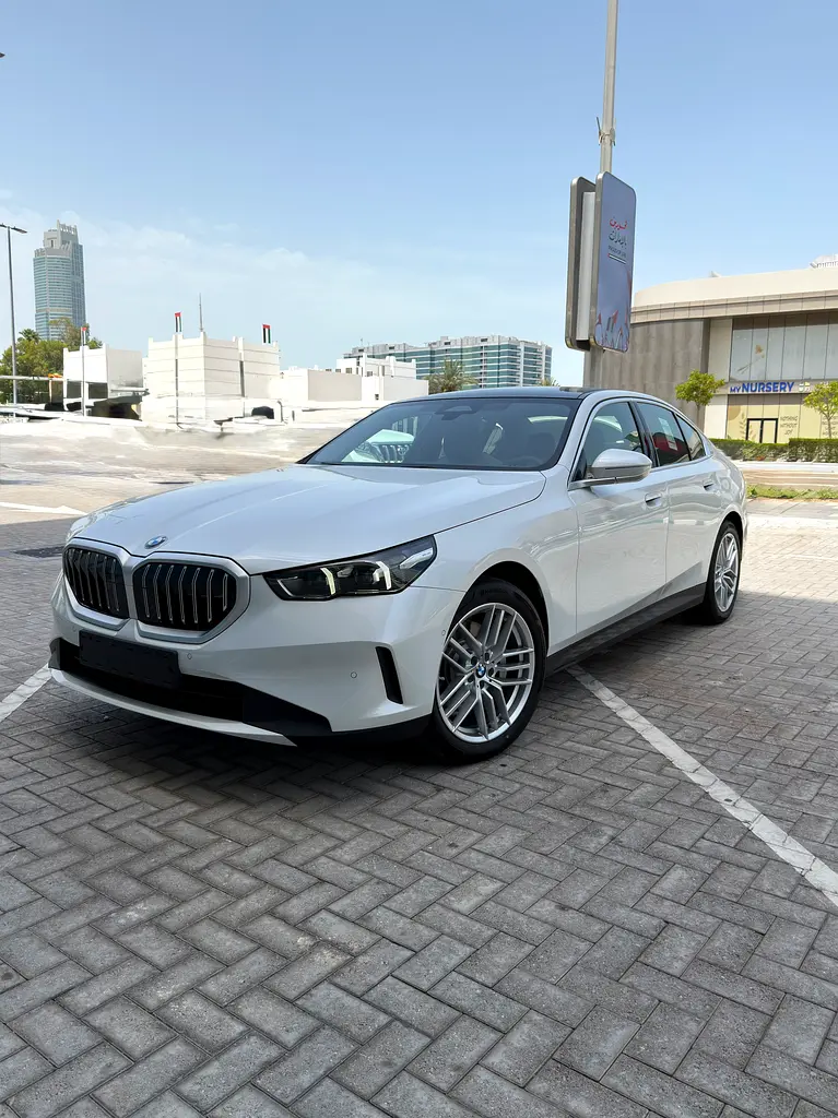 BMW 5-Series 2026 — photo 1 of 20