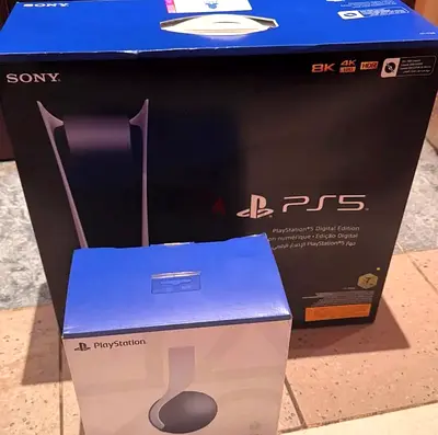 PlayStation 5 Digital Console + PULSE 3D Wireless Headset - UAE Version