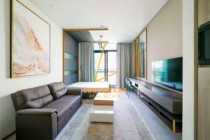 Spacious Studio | Bright and Airy I Ready to Move