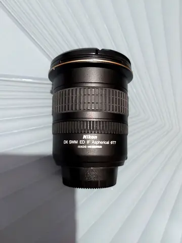 Nikon AF-S DX NIKKOR 12-24mm f/4G IF-ED lens