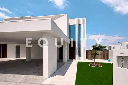 Vacant On Transfer | Landscaped | Corner Plot