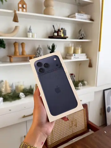 Iphone 17 pro max 512 GB Same as brand New Midnight blue color,
Esim.