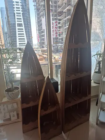 Set of 3 Wooden Boat-Shaped Display Shelves)