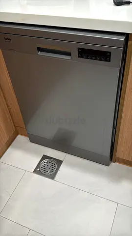 Built-in Beko Stainless Steel Dishwasher - Good Working Condition