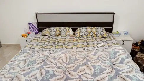 Bed and dressing table for sale