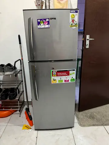 Medium Size Refrigerator for Sale (Geepas)