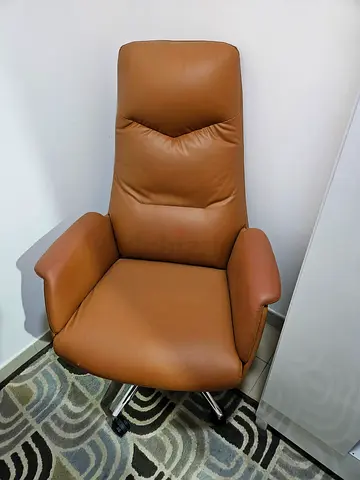 Brown Leather Recliner Office Armchair - Excellent