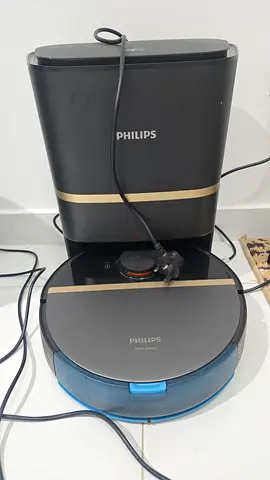 Philips Robot Vacuum with Charging Dock - Excellent Working Condition