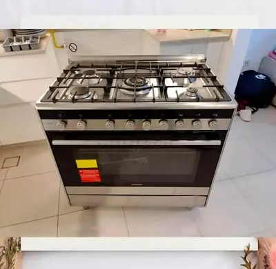 Stainless Steel 5-Burner Gas Cooker with Large Oven - Good Condition