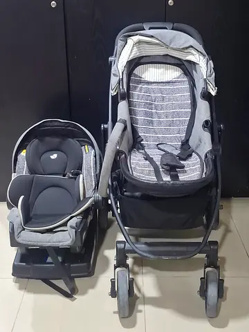 Graco stroller with car seat