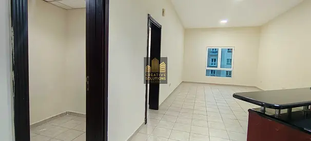 WELL MAINTAINED [ CHILLER FREE ] WITH BALCONY [NEAR TO METRO]