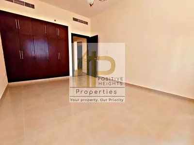 Huge 1BHK | Close Kitchen | Balcony | Family Bldg