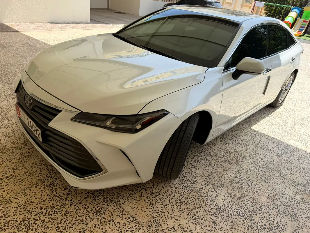 Toyota Avalon 2019 — photo 1 of 12