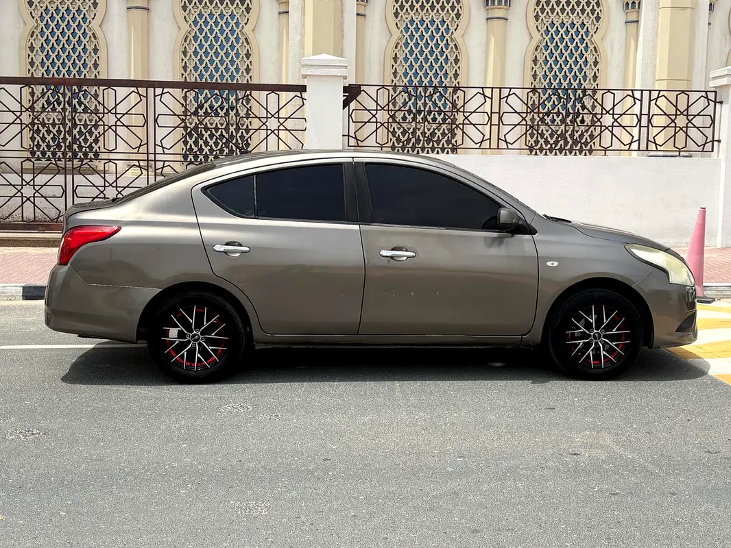 Nissan Sunny 2019 — photo 1 of 3