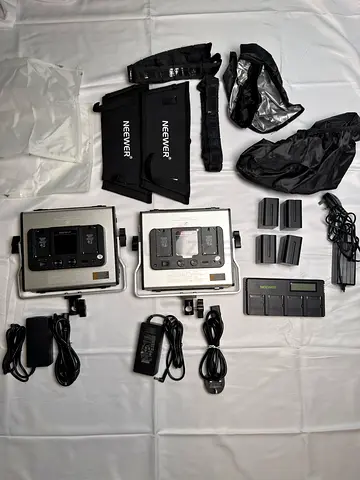 Neewer 2 Packs 660 PRO RGB LED Video Light