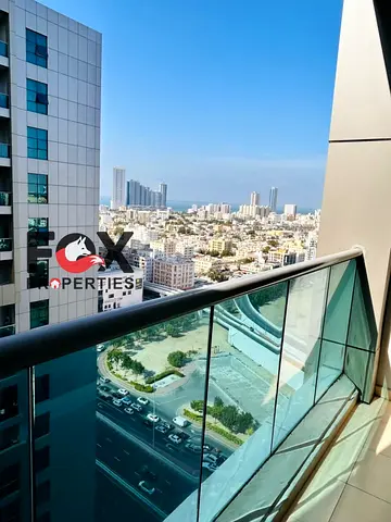 تملك حر بنسبة 100% لجميع الجنسيات _ اطلالة مفتوحة بالكامل علي الكورنيش والجراند مول وقصر الحاكم _طابق مرتفع _ تصميم عصري _ استلام فوري _ عائد استثماري