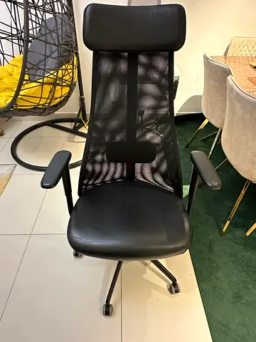 Ergonomic High-Back Office Chair with Headrest and Lumbar Support