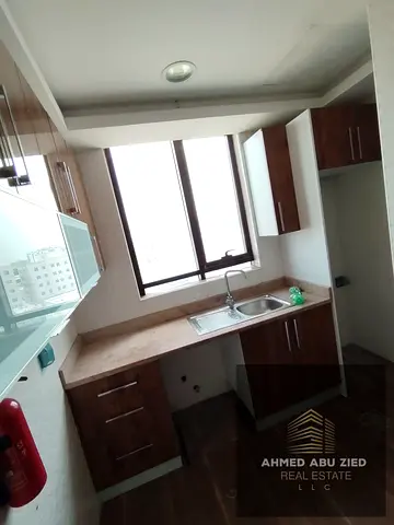 غرفة وصالة للإيجار السنوي في الجرف 1 بالقرب من مدرسة الأقصى بتكييف مركزي و2 حمام بموقع حيوي وسعر مميز مع نظام دفع مرن