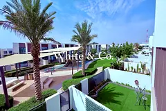 Single Row | Direct on Park | Vacant Now