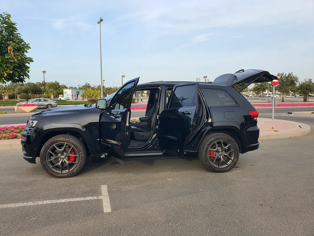 Jeep Grand Cherokee 2020 — photo 1 of 18