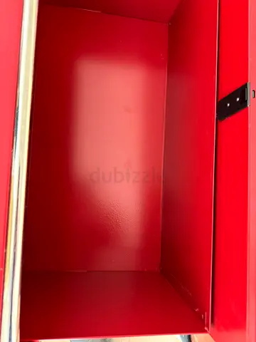 Red TV Console Forma Space