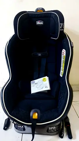 Chicco Nextfit Zip ISOFIX Car Seat Almost Brand New!!