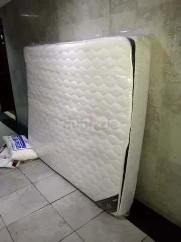 180x200cm pillow top mattress King size.  All times delivery available