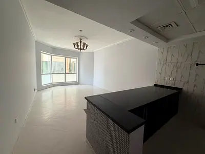 اجمل غرف وصالة ماستر باطلالة مفتوحة مطبخ امريكي علي كورنيش القصباء مع تكييف وشهر وجيم ومسبح مجانا تشطيب ممتاز مع موزع بين الغرف ومساحات كبيرة