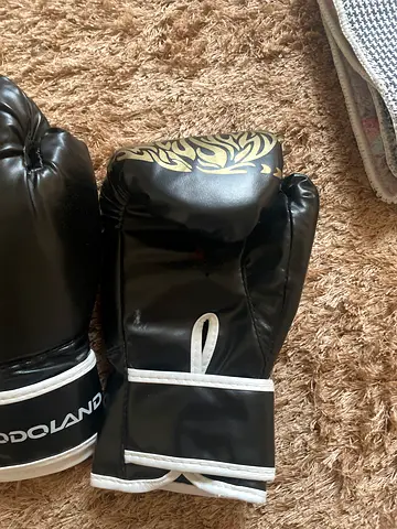 Boxing gloves