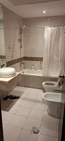 An Elegant And Extra Clean Bed Space!