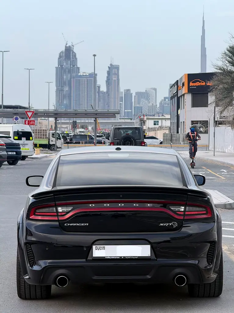 Dodge Charger 2023 — photo 1 of 18