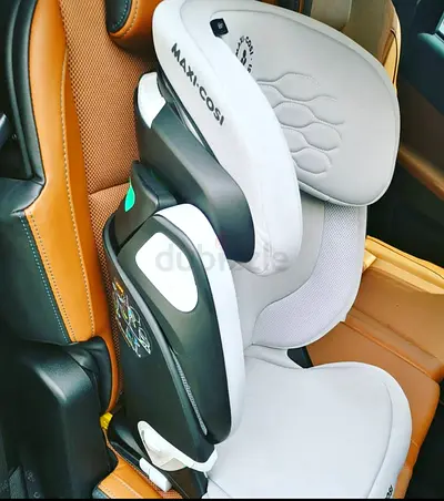 Maxicosi kore pro 2 i size car seat with isofix base