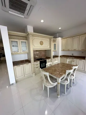 Classic Kitchen for sale