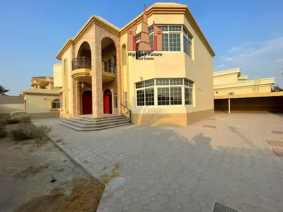 6bhk big villa hall Majlis Maids room yard near park